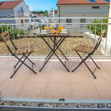 Marina Pavic 02 Hvar Town