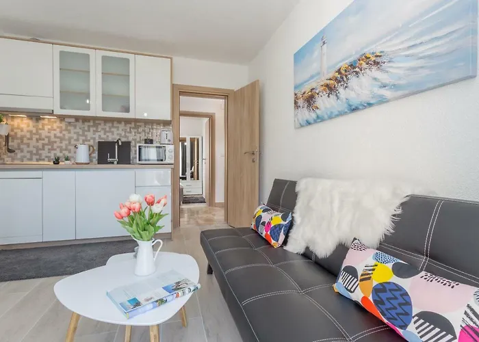 Marina Pavic 02 * Hvar Town