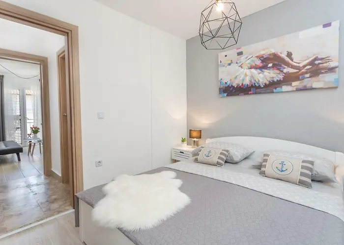 Marina Pavic 02 Апартаменты *