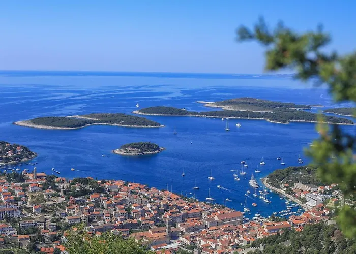 Marina Pavic 02 Hvar Town